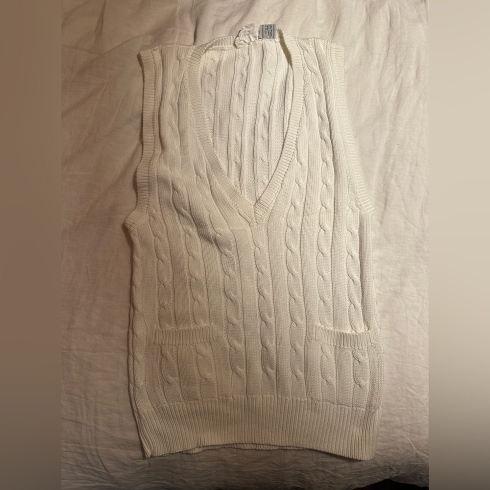 Ports International Cable Knit Sleeveless Sweater Vest